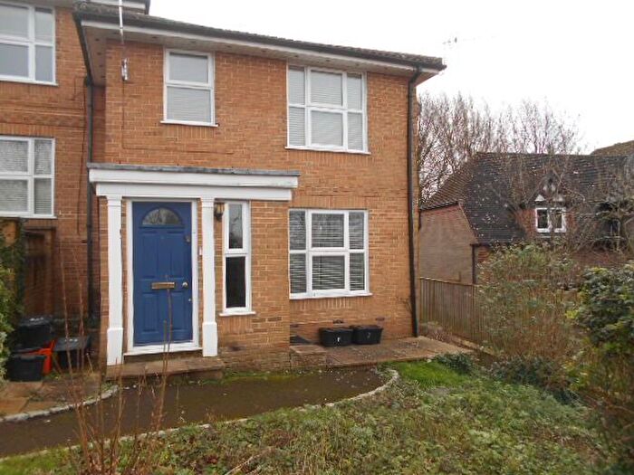 2 Bedroom Flat To Rent In Tithe Barn Crescent, Swindon, SN1