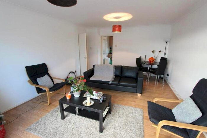 1 Bedroom Flat To Rent In Friern Park, London, N12