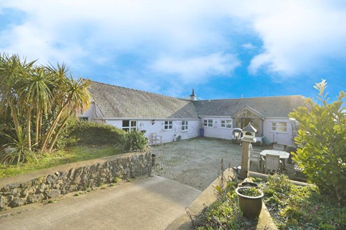 3 Bedroom Cottage For Sale In Menai Bridge, LL59