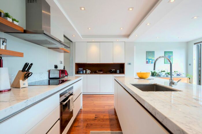 3 Bedroom Property To Rent In Bowness Crescent, London, SW15