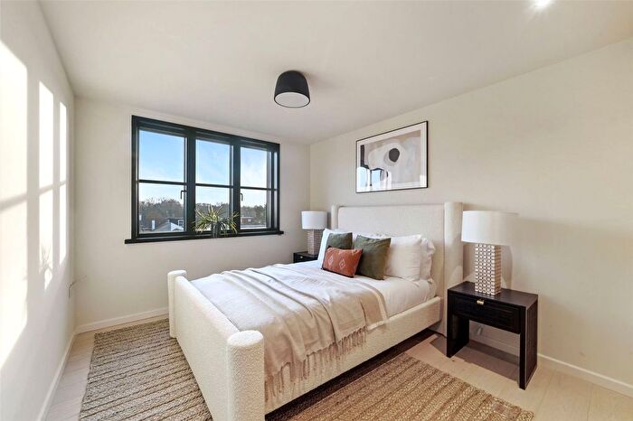 2 Bedroom Flat For Sale In Harley Court, Wanstead, London, E11