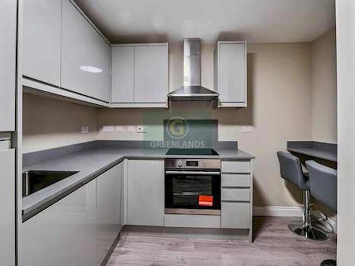2 Bedroom Flat To Rent In Bethnal Green Road, Bethnal Green, E2