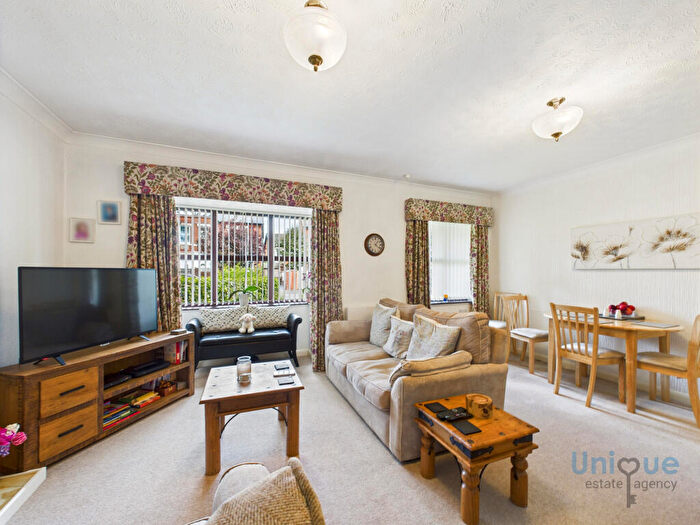 1 Bedroom Apartment For Sale In Oxford Court, Oxford Road, Lytham St. Annes, FY8
