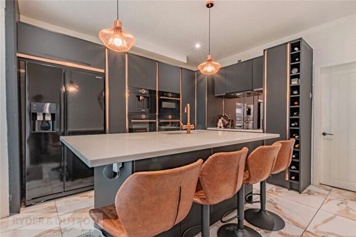 3 Bedroom Terraced House For Sale In Middleton Road, Chadderton, Oldham, OL9