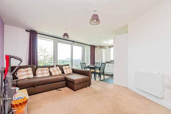 2 Bedroom Apartment For Sale In Bell Barn Road, Birmingham, B15