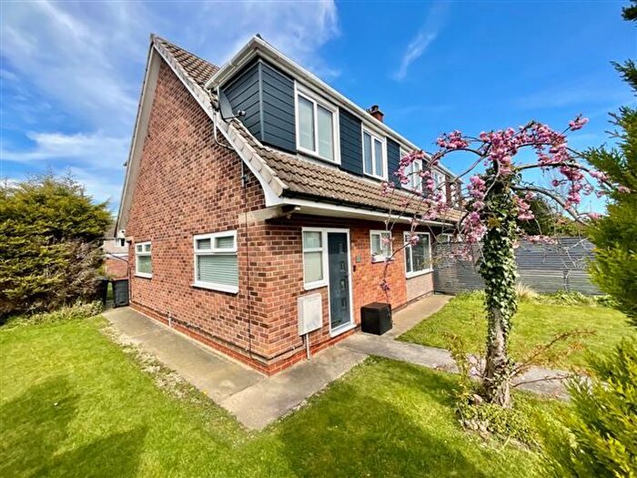 4 Bedroom Semi Detached House For Sale In Regents Way, Aston, Sheffield, S26