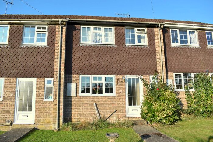 3 Bedroom Terraced House To Rent In New Close, Gillingham, SP8