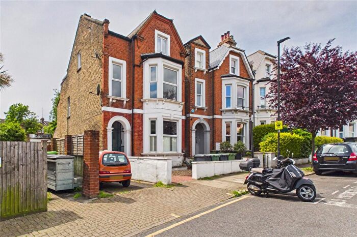 2 Bedroom Apartment For Sale In Romola Road, London, SE24