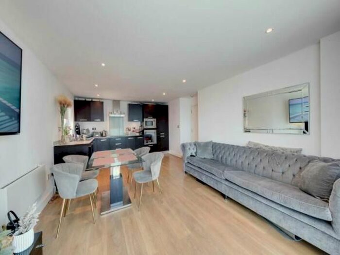 2 Bedroom Flat To Rent In Gallions Road, London, E16