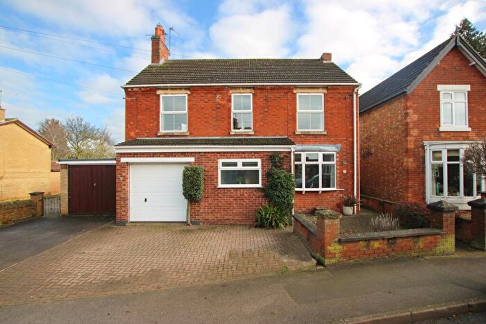 4 Bedroom Detached House For Sale In Rushton Road, Rothwell, Kettering, Northamptonshire, NN14