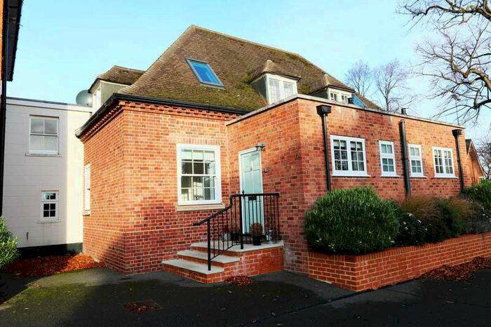 2 Bedroom Apartment To Rent In Northfield End, Henley-on-thames, RG9