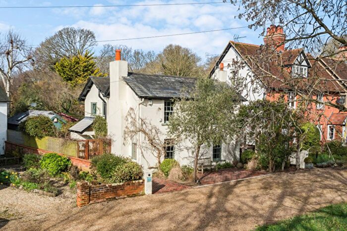 3 Bedroom Detached House For Sale In Golden Ball Lane, Maidenhead, SL6