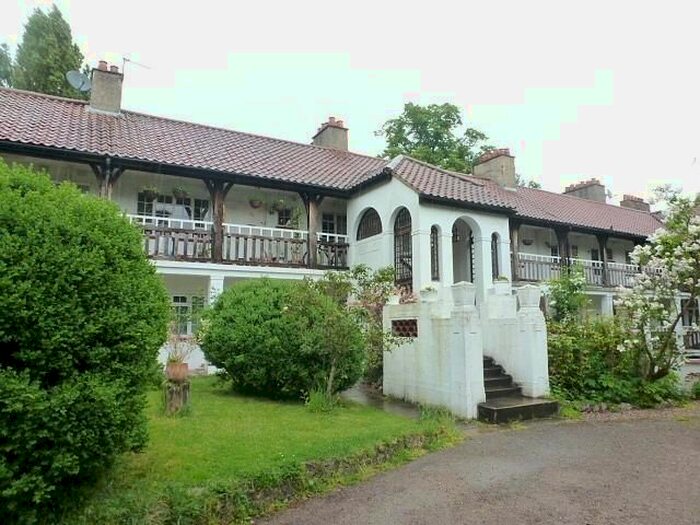 1 Bedroom Flat To Rent In Drummond Gardens, Christ Church Mount, Epsom, KT19