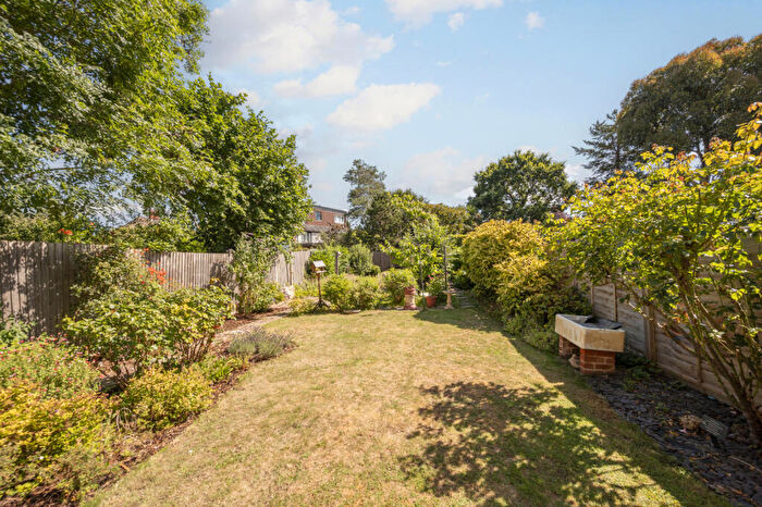 3 Bedroom Semi-Detached House For Sale In West Barnes Lane, New Malden, KT3