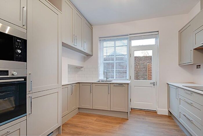 2 Bedroom Flat To Rent In Holmdale Road, West Hampstead, NW6