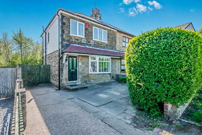 3 Bedroom Semi-Detached House For Sale In Denbrook Avenue, Bradford, West Yorkshire, BD4