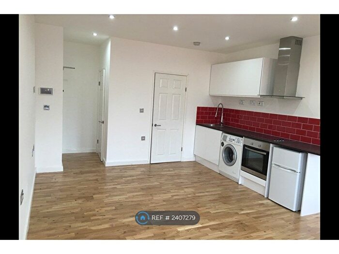 Studio To Rent In Bromham Road, Bedford, MK40