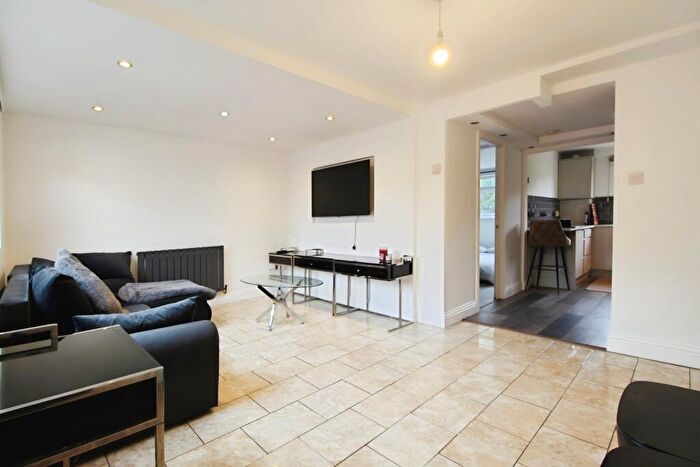 1 Bedroom Maisonette To Rent In Burgett Road, Slough, SL1