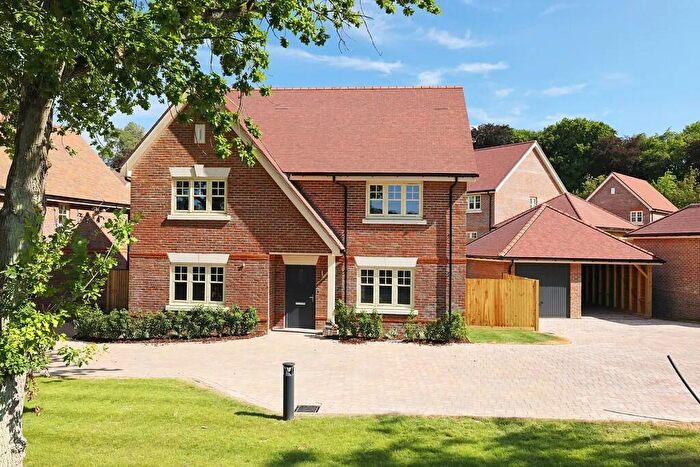 4 Bedroom Detached House For Sale In Headley Chase, Epsom, KT18