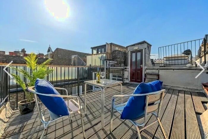 3 Bedroom Maisonette To Rent In Fulham Road, West Brompton, SW6