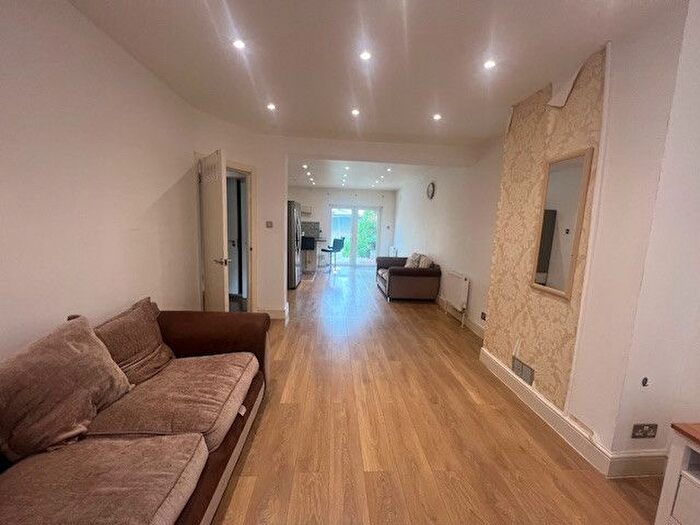 3 Bedroom Semi-Detached House To Rent In James Avenue, Dagenham, Essex, RM8