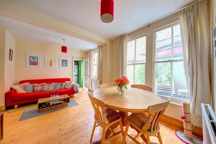 2 Bedroom Flat To Rent In Stewarts Road, London, SW8