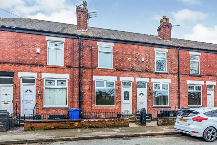 2 Bedroom House To Rent In Gorsey Mount Street, Stockport, SK1