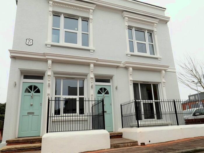 1 Bedroom Flat To Rent In John Street, Tunbridge Wells, Kent, TN4