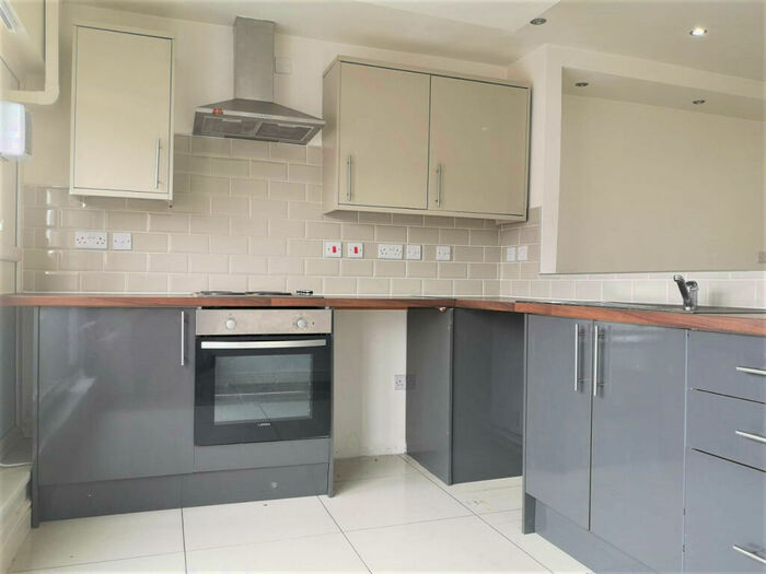 Studio To Rent In Roundhay Road, Leeds, LS8