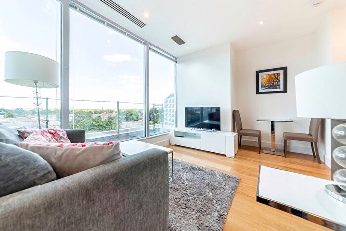 Studio To Rent In Staines Road, Hounslow, TW3