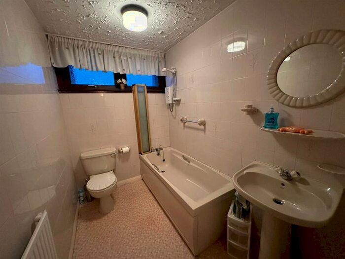 1 Bedroom Flat To Rent In Nelson Street, Greenock, PA15