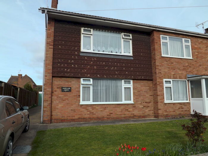 2 Bedroom Maisonette To Rent In Roseland Court, Chapman Road, CO15