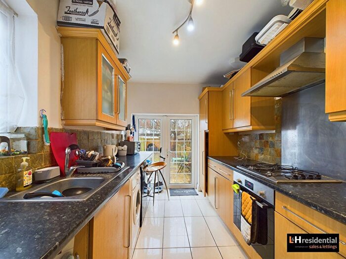 3 Bedroom Terraced House For Sale In Malden Road, Borehamwood, WD6