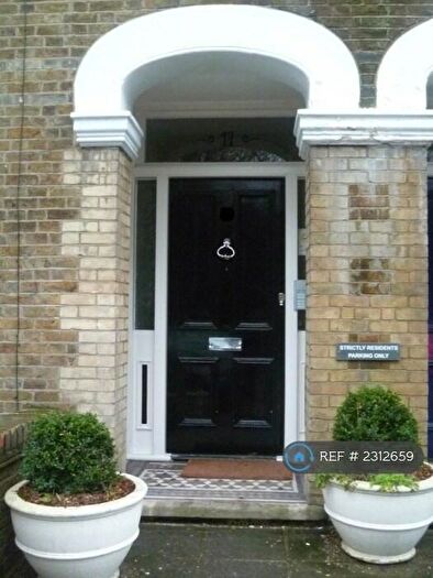 2 Bedroom Flat To Rent In Queens Road, Brentwood, CM14