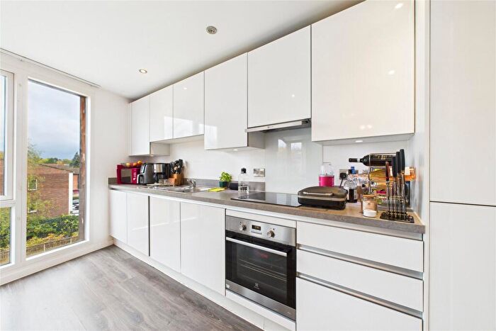 2 Bedroom Apartment To Rent In Kidwells Close, Maidenhead, Berkshire, SL6