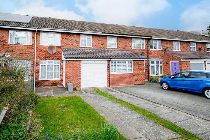 3 Bedroom Terraced House For Sale In Centauri Close, Leighton Buzzard, LU7