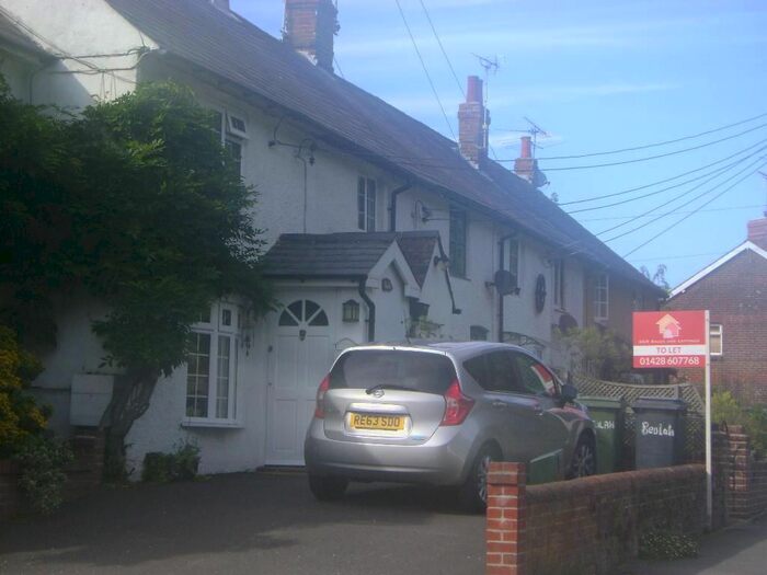 2 Bedroom Cottage To Rent In Petersfield Road, Greatham, GU33