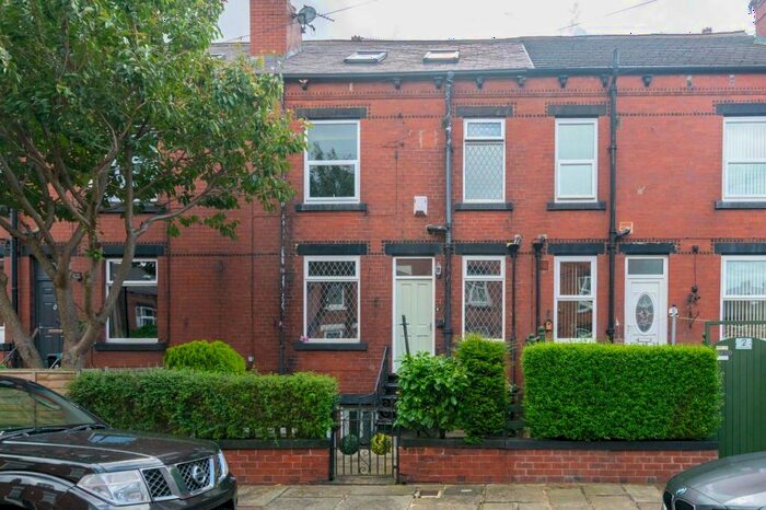 2 Bedroom Terraced House To Rent In Hayleigh Mount, Leeds, West Yorkshire, LS13