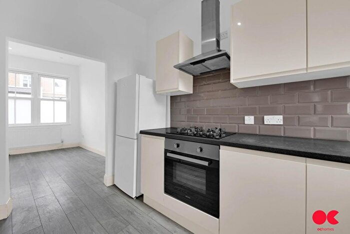 2 Bedroom Flat To Rent In Langthorne Road, London, E11