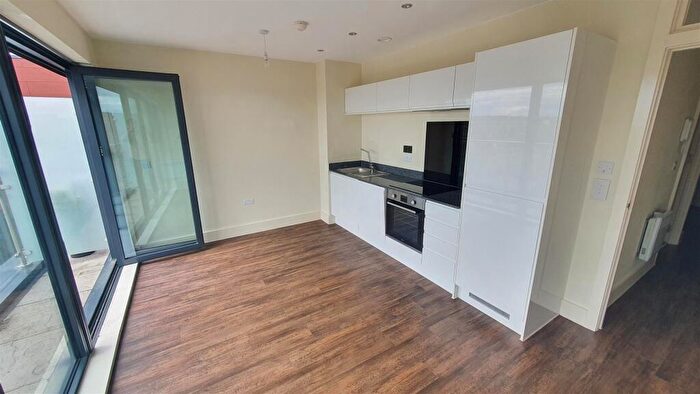 1 Bedroom Flat To Rent In Wellington Street, Cardiff, CF11