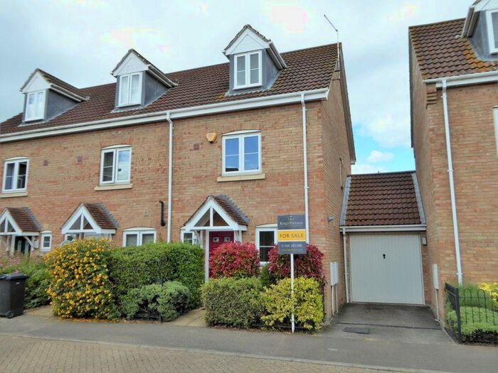 3 Bedroom Town House To Rent In Rosemary Way, Downham Market, PE38