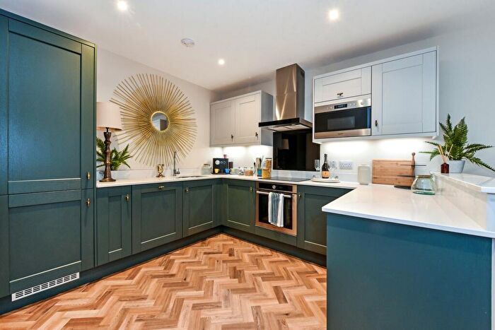 2 Bedroom Apartment For Sale In Glasshayes Way, Lyndhurst, SO43