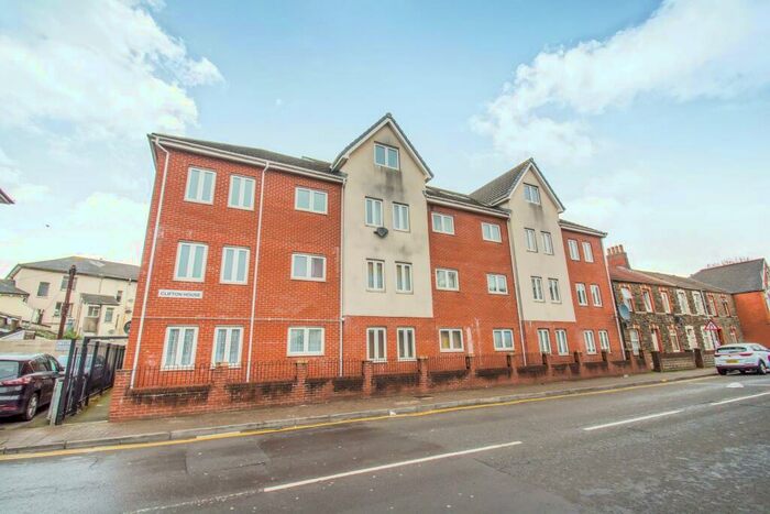 1 Bedroom Flat To Rent In Clifton House, Broadway, Roath, CF24
