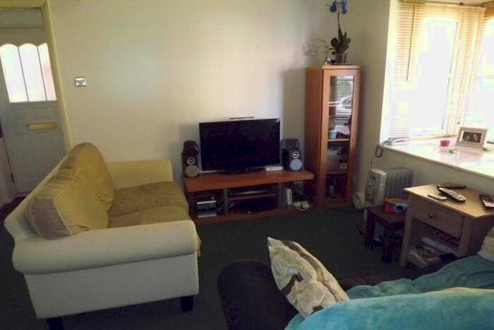 1 Bedroom Property To Rent In Dakin Close, Crawley RH10