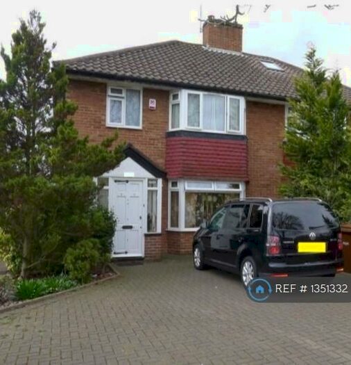 3 Bedroom Semi-Detached House To Rent In Kenton Lane, Harrow, HA3