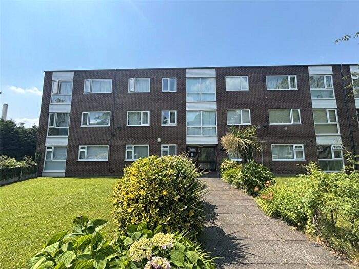2 Bedroom Apartment To Rent In Eccles Old Road, Salford, Greater Manchester, M6