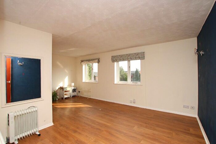 1 Bedroom Maisonette To Rent In Thorngate Street, Kettering, Northamptonshire, NN16