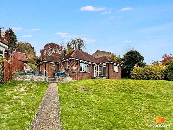 3 Bedroom Detached House For Sale In Springfield Close, Chesham, HP5