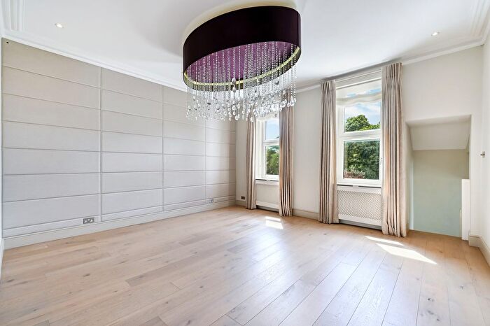 2 Bedroom Flat To Rent In Bolton Road, W4