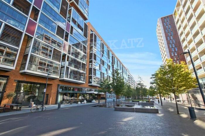 3 Bedroom Flat To Rent In Dalston Square, London, E8